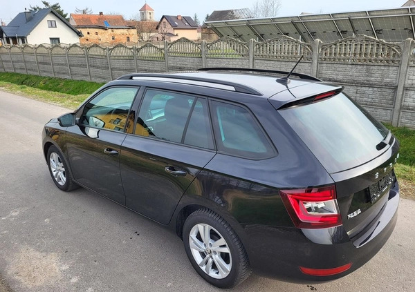 Skoda Fabia cena 58999 przebieg: 8900, rok produkcji 2022 z Namysłów małe 106